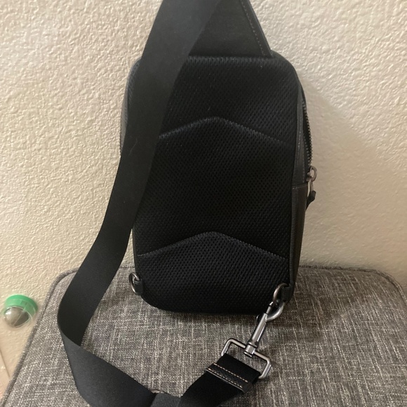 Coach Sling - Picture 5 of 7